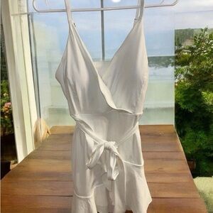 HALARA Elegant White‎ Tie-Front Bodysuit